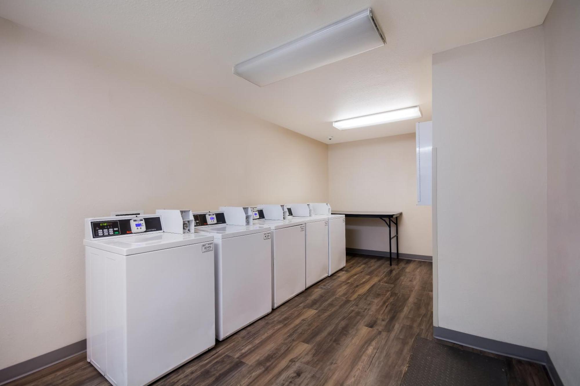Woodspring Suites Lexington Southeast Екстер'єр фото